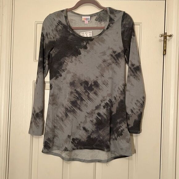 LulaRoe Lynnae Top - Picture 1 of 5